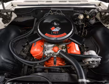 Bajo el capó 1966 Chevrolet Biscayne 2-door Sedan (15311/15411)