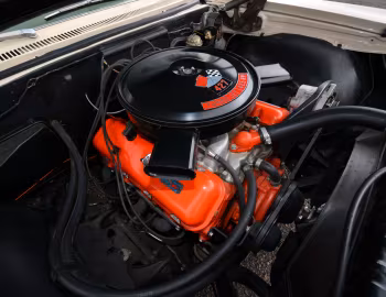 Bajo el capó 1966 Chevrolet Biscayne 2-door Sedan (15311/15411)