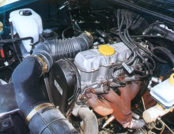 Sob o capô Chevrolet Blazer [Russia] '1996–99
