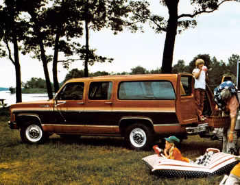 1974 Chevrolet C10 Cheyenne Suburban