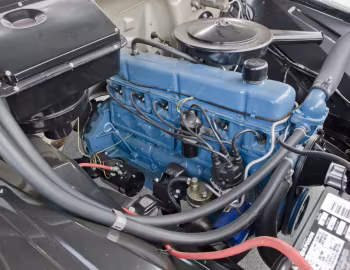 Bajo el capó 1966 Chevrolet C10 Custom Fleetside Pickup (C1534)