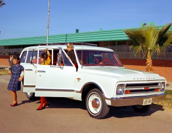 1967 Chevrolet C10 Suburban (CS10906)