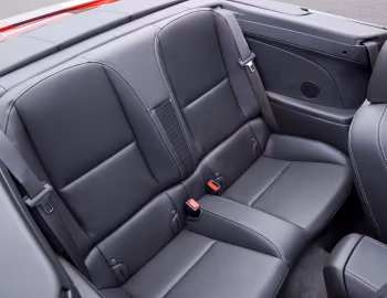 Interior Chevrolet Camaro Convertible [EU-spec] '2011–13