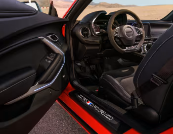 Interior 2017–18 Chevrolet Camaro LT 1LE '2016–18
