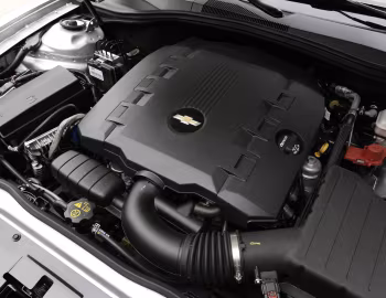 Sob o capô 2014–15 Chevrolet Camaro LT RS '2013–15