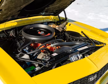 Bajo el capó 1969 Chevrolet Camaro RS/SS 396 Convertible