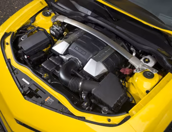 Sob o capô 2014–15 Chevrolet Camaro SS 1LE '2013–15