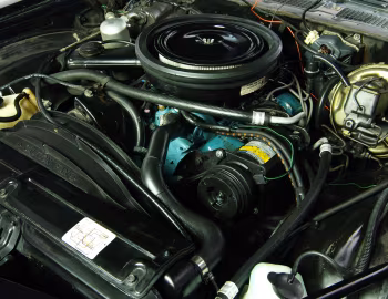 Bajo el capó 1980 Chevrolet Camaro Z28 Sport Coupe