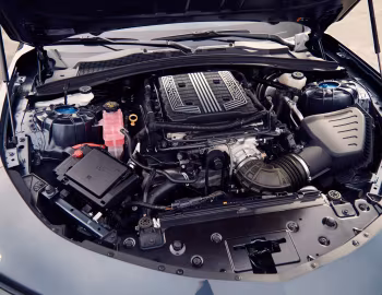 Sob o capô 2018–24 Chevrolet Camaro ZL1 1LE '2017–23