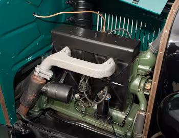 Sob o capô 1928 Chevrolet Capitol Express Truck (LP)