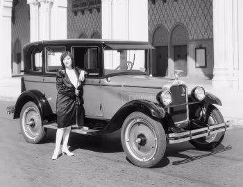 1927 Chevrolet Capitol Landau Sedan (AA)
