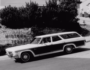 1966 Chevrolet Caprice Custom Wagon (16635/16645)