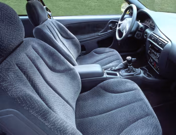 Interior 2003–05 Chevrolet Cavalier LS Coupe [North America] '2002–10.2005