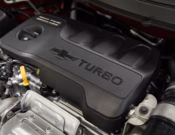 Bajo el capó Chevrolet Cavalier RS Turbo [Mexico] '2021–pr.