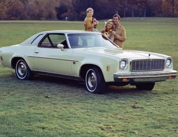 1975 Chevrolet Chevelle Malibu Classic Landau Coupe (1D 37)