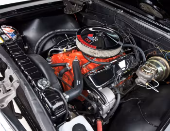 Bajo el capó 1966 Chevrolet Chevelle SS 396 Convertible (13867)
