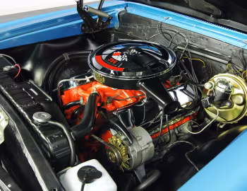 Bajo el capó 1966 Chevrolet Chevelle SS 396 Convertible (13867)