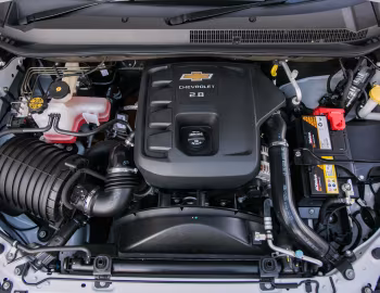 Bajo el capó Chevrolet Colorado High Country [India] '2017