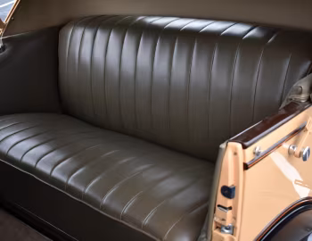 Interior 1932 Chevrolet Confederate 4-door Phaeton (1BA)