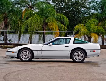 1990 Chevrolet Corvette ZR1 Sport Coupe (1YY07)