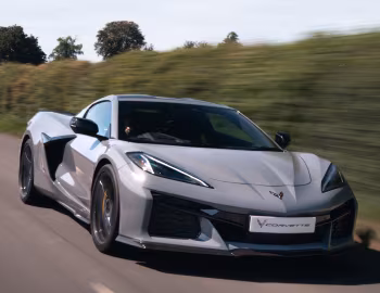 Chevrolet Corvette E-Ray [UK-spec] (C8) '2025–26