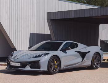 Chevrolet Corvette E-Ray [UK-spec] (C8) '2025–26