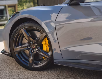 Chevrolet Corvette E-Ray [UK-spec] (C8) '2025–26