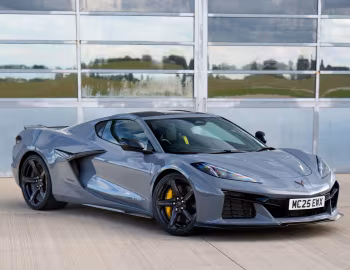 Chevrolet Corvette E-Ray [UK-spec] (C8) '2025–26