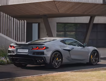 Chevrolet Corvette E-Ray [UK-spec] (C8) '2025–26