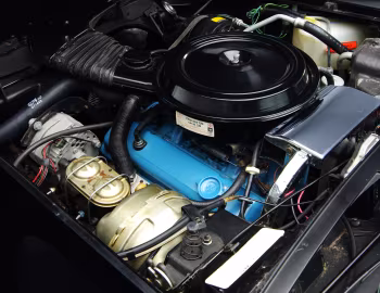 Bajo el capó 1977 Chevrolet Corvette L48 350/180HP (C3)