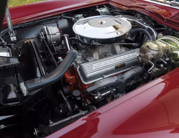 Bajo el capó 1965 Chevrolet Corvette Sting Ray L76 Convertible (19467)