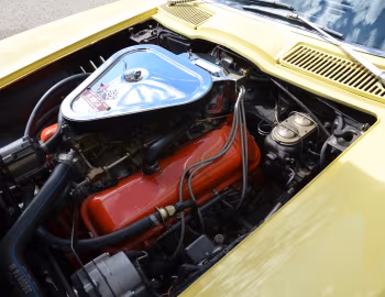 Bajo el capó 1967 Chevrolet Corvette Sting Ray L71 Convertible (19467)