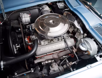 Bajo el capó 1963 Chevrolet Corvette Sting Ray L76 327/340 HP Convertible (0867)