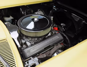 Bajo el capó 1966 Chevrolet Corvette Sting Ray L79 Sport Coupe (19437)