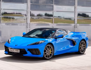 Chevrolet Corvette Stingray Convertible [UK-spec] (C8) '2025–pr.