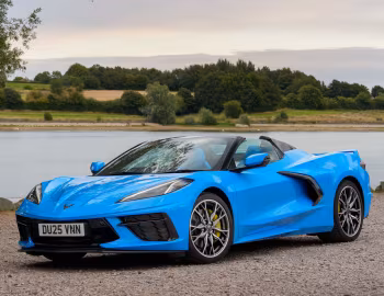 Chevrolet Corvette Stingray Convertible [UK-spec] (C8) '2025–pr.