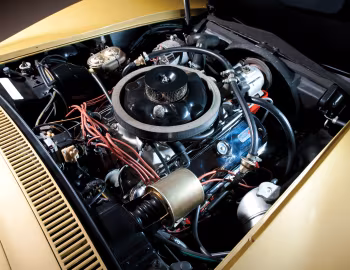 Bajo el capó 1969 Chevrolet Corvette Stingray L88 427/430 HP "Automatically Yours" Sport Coupe (19437)