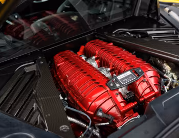 Bajo el capó Chevrolet Corvette Z06 Z07 Performance Package [UK-spec] (C8) '2026