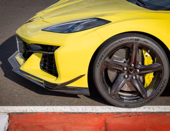 Chevrolet Corvette Z06 Z07 Performance Package [EU-spec] (C8) '2022–26