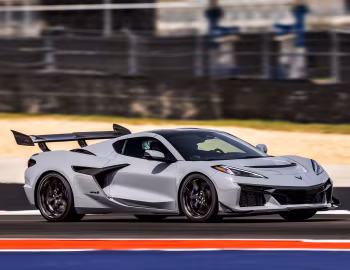2025–pr. Chevrolet Corvette ZR1 Coupe ZTK Package [North America] (C8) '2025–pr.