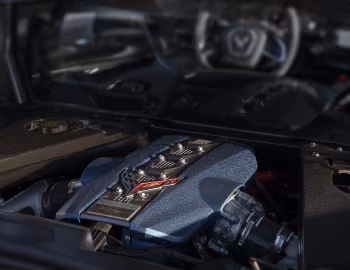 Bajo el capó 2025–pr. Chevrolet Corvette ZR1 Coupe ZTK Package [North America] (C8) '2025–pr.