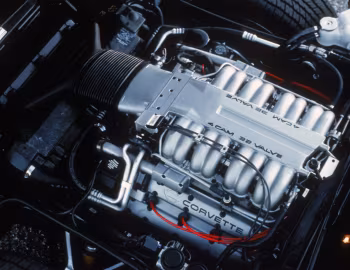 Bajo el capó 1990 Chevrolet Corvette ZR1 Sport Coupe (1YY07)