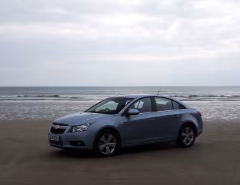 Chevrolet Cruze [UK-spec] (J300) '2009–12