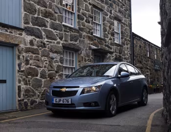 Chevrolet Cruze [UK-spec] (J300) '2009–12