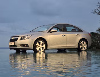 Chevrolet Cruze [South Africa] (J300) '2010–12