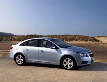 Chevrolet Cruze [UK-spec] (J300) '2009–12