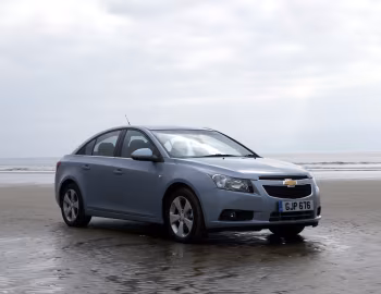 Chevrolet Cruze [UK-spec] (J300) '2009–12