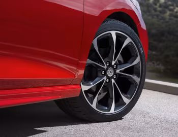 2019 Chevrolet Cruze Hatch RS [North America] '2018–19