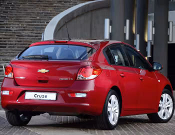 Chevrolet Cruze Hatchback [South Africa] (J300) '2012–15