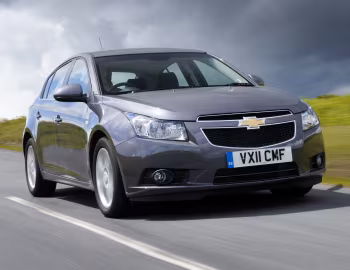 Chevrolet Cruze Hatchback [UK-spec] (J300) '2011–12